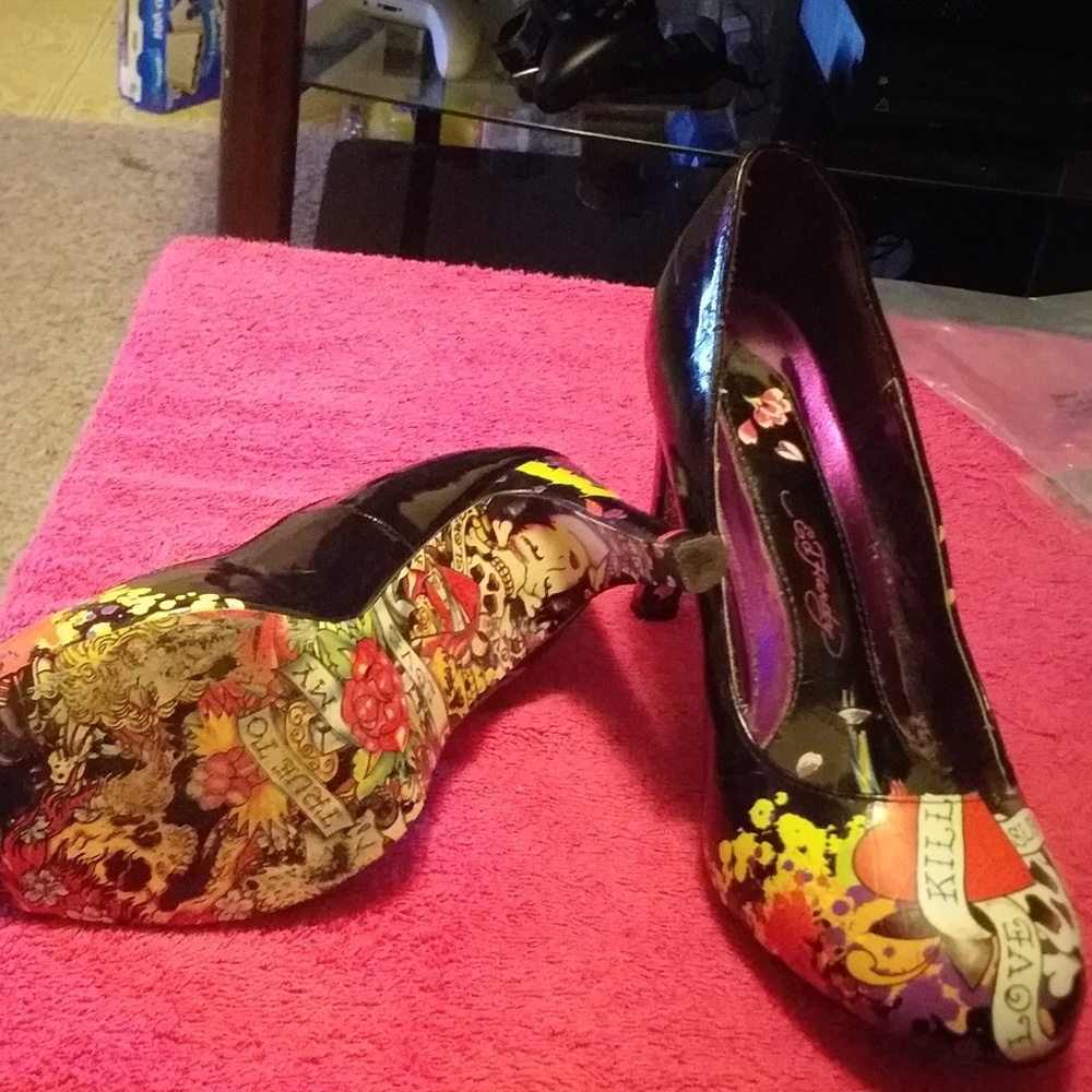 Ed Hardy 3' heels.